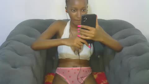 petitpearl online show from February 14, 7:54 pm