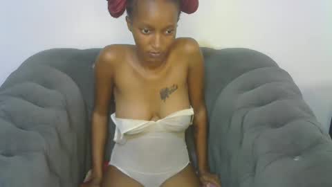 petitpearl online show from February 23, 3:40 pm