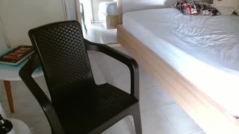 Snapshot of petitvalery chatting on March 8, 6:37 pm Valery online show from March 8, 6:37 pm