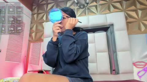 Snapshot of peyton_louise26 chatting on May 15, 12:23 pm Peyton online show from May 15, 12:23 pm