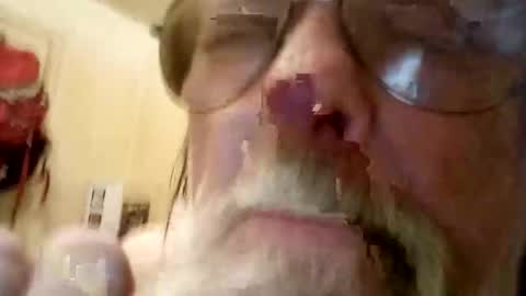 Snapshot of pezz001 chatting on November 1, 4:36 am pezz001 online show from November 1, 4:36 am