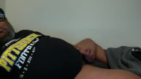 Snapshot of pgh1995 chatting on February 15, 1:16 pm pgh1995 online show from February 15, 1:16 pm