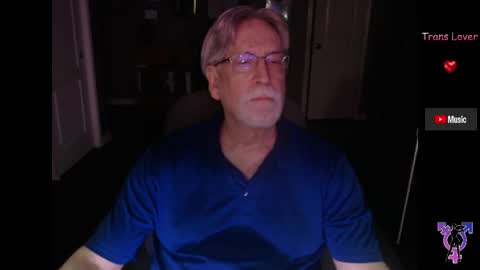 Snapshot of pghk2000 chatting on May 3, 2:06 am George online show from May 3, 2:06 am
