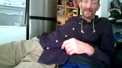 Snapshot of pgrower chatting on April 27, 11:03 pm pgrower online show from April 27, 11:03 pm