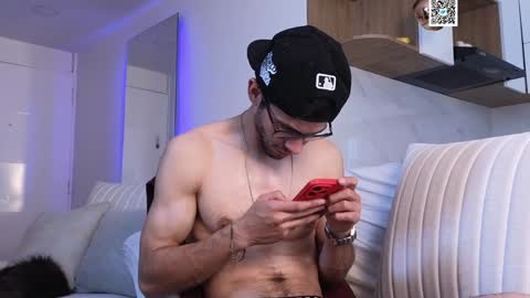 phantom_bigger1 online show from January 31, 2:17 pm