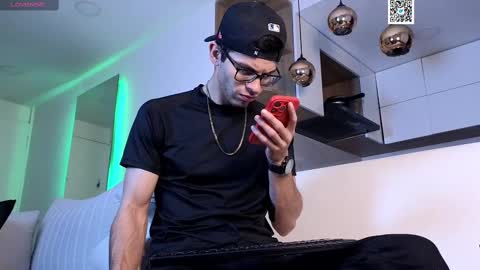 phantom_bigger1 online show from February 13, 11:17 am