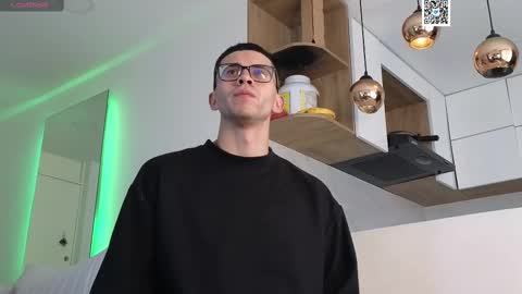 phantom_bigger1 online show from February 27, 12:34 pm