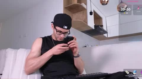 phantom_bigger1 online show from October 16, 2:07 pm