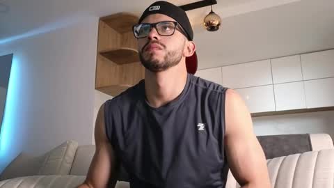 phantom_bigger1 online show from January 10, 5:48 pm