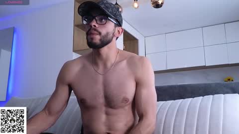 phantom_bigger1 online show from March 2, 4:14 pm