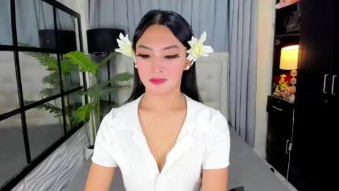Snapshot of phenomenal_ivy chatting on May 28, 2:36 pm phenomenal_ivy online show from May 28, 2:36 pm