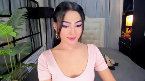phenomenal_ivy online show from June 25, 11:48 am
