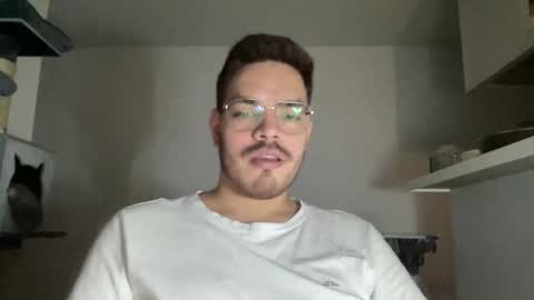 Snapshot of philip0411 chatting on June 7, 4:16 am philip0411 online show from June 7, 4:16 am