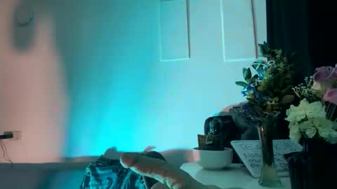 Snapshot of phillip_brownn chatting on March 24, 11:21 pm PHILLIP online show from March 24, 11:21 pm