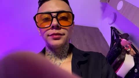 Snapshot of phillip_brownn chatting on August 2, 2:15 pm PHILLIP online show from August 2, 2:15 pm