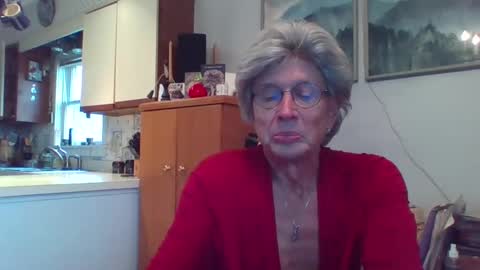 Snapshot of phillipa1023 chatting on December 18, 4:28 pm phillipa online show from December 18, 4:28 pm