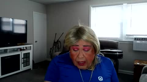 Geri online show from April 18, 7:58 pm