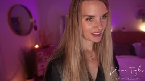 PHOENIX TAYLOR online show from November 14, 2:10 am