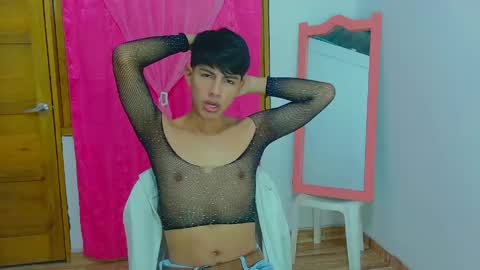 phuwin online show from May 11, 3:56 am