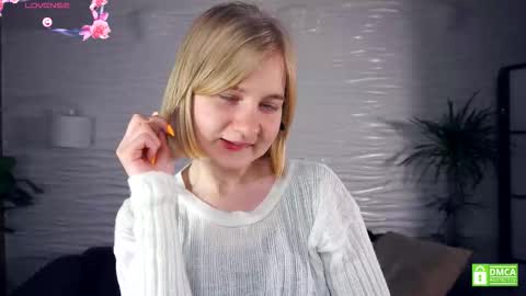 Snapshot of phyllisearney chatting on October 22, 7:08 am Hann G. Jones online show from October 22, 7:08 am