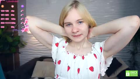 Snapshot of phyllisearney chatting on November 9, 4:11 am Hann G. Jones online show from November 9, 4:11 am