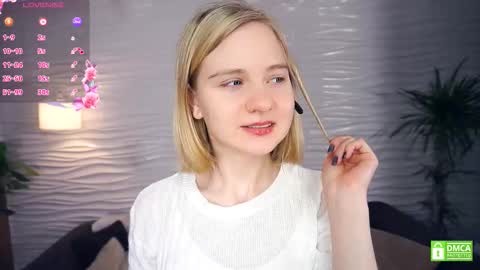 Snapshot of phyllisearney chatting on December 1, 4:06 am Hann G. Jones online show from December 1, 4:06 am