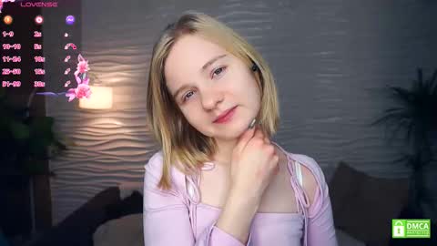 Snapshot of phyllisearney chatting on December 22, 3:58 am Hann G. Jones online show from December 22, 3:58 am