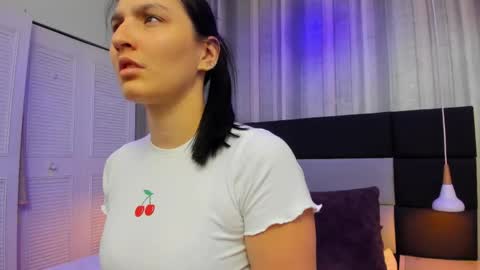 Snapshot of pia_johnson__ chatting on May 21, 11:39 am SOPHIA online show from May 21, 11:39 am