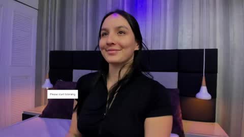 Snapshot of pia_johnson__ chatting on May 28, 11:40 am SOPHIA online show from May 28, 11:40 am