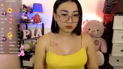 Pia online show from February 5, 12:38 pm