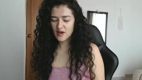 Snapshot of piama_burnss chatting on February 25, 3:32 pm piama_burnss online show from February 25, 3:32 pm