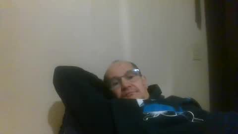 pichoun71 online show from January 2, 6:50 am