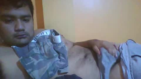 Snapshot of pichulonrenzo chatting on May 15, 1:01 am PICHULAMOJADA online show from May 15, 1:01 am
