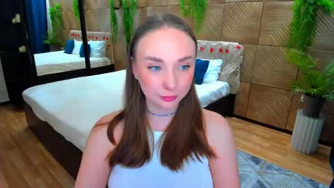 Emelie online show from May 6, 4:34 pm