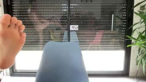 Snapshot of pierre81000 chatting on November 17, 12:44 pm pierre81000 online show from November 17, 12:44 pm