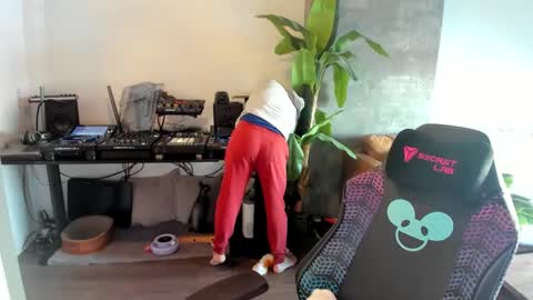 Pierre Fitch online show from February 26, 9:48 pm