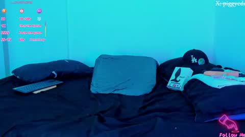 Snapshot of piggy_eddy chatting on July 1, 1:51 am Eddy Brock... Its a pleasure to talk to... online show from July 1, 1:51 am