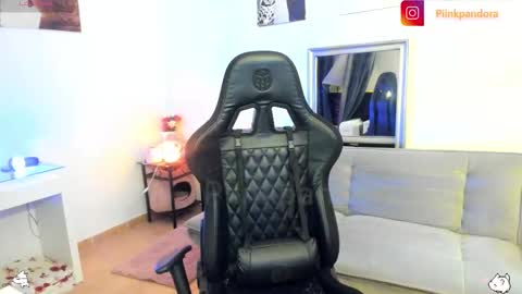 Snapshot of piinkpandora chatting on February 10, 9:41 pm PiinkPandora online show from February 10, 9:41 pm