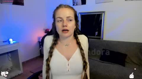 PiinkPandora online show from April 15, 8:20 pm