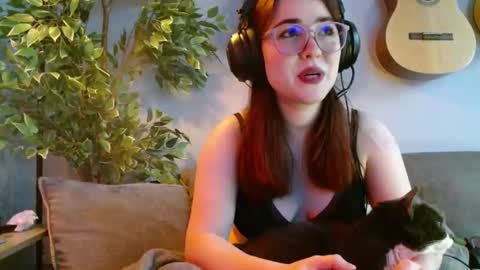 PilloGoddess online show from November 22, 2:27 pm