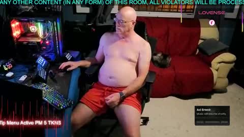 Snapshot of pilot_dave_69 chatting on September 15, 2:55 am Dave online show from September 15, 2:55 am