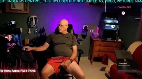 Snapshot of pilot_dave_69 chatting on October 3, 6:27 pm Dave online show from October 3, 6:27 pm