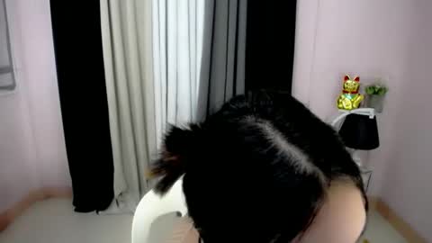 Snapshot of pinay_maxine chatting on October 20, 10:49 am maxine online show from October 20, 10:49 am