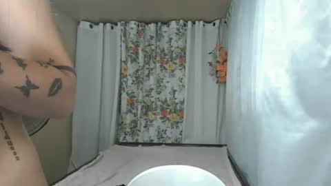 yumie  online show from May 1, 12:32 pm