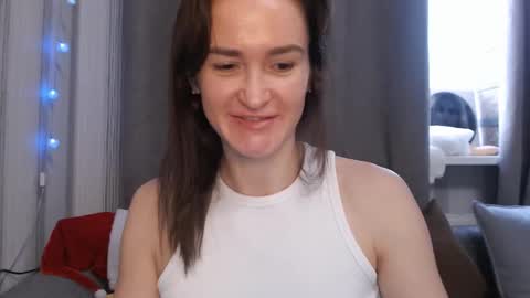 Snapshot of pineapple__mood chatting on December 26, 7:24 am online show from December 26, 7:24 am