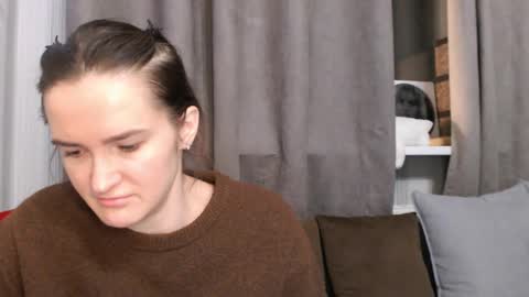 Snapshot of pineapple__mood chatting on December 29, 8:26 pm online show from December 29, 8:26 pm