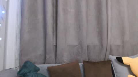 Snapshot of pineapple__mood chatting on January 2, 6:12 pm online show from January 2, 6:12 pm