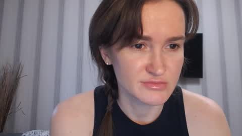 Snapshot of pineapple__mood chatting on January 4, 12:16 pm online show from January 4, 12:16 pm