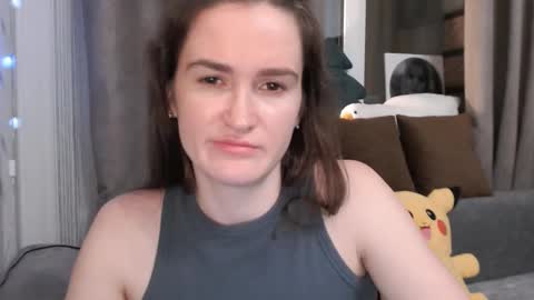 Snapshot of pineapple__mood chatting on January 7, 9:14 pm online show from January 7, 9:14 pm
