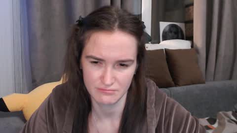 Snapshot of pineapple__mood chatting on January 8, 6:52 pm online show from January 8, 6:52 pm